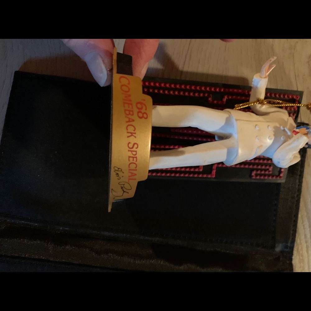 Elvis Ornament and Checkbook Cover - Picture 5 of 5